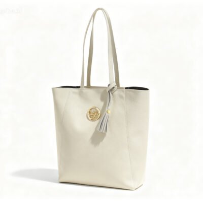 Elegancka Torebka Shopper Premium w Kolorze Kremowym z Ozdobnym Emblematem